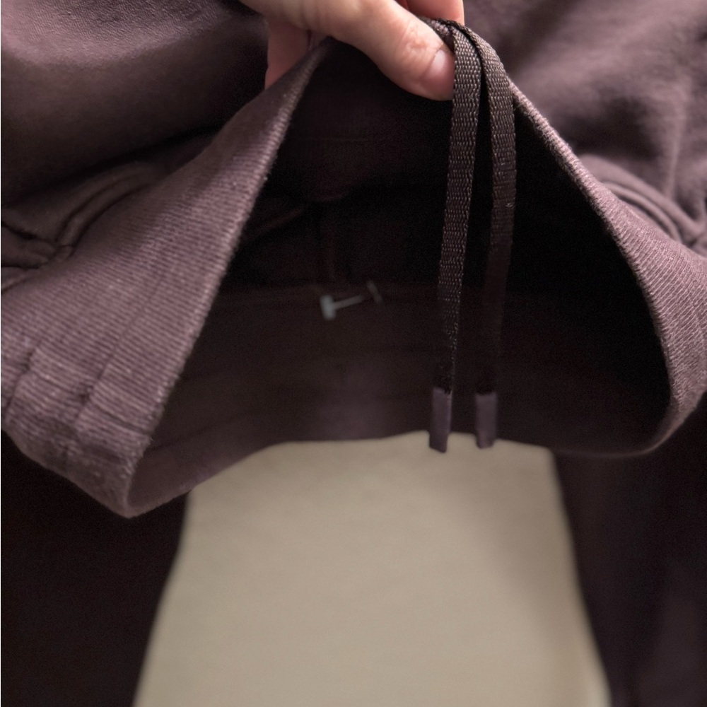 ❌SOLD❌Lululemon Scuba Joggers - Picture 6 of 8